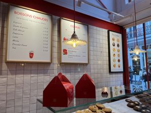 Intérieur   at Ben's Cookies in Lille