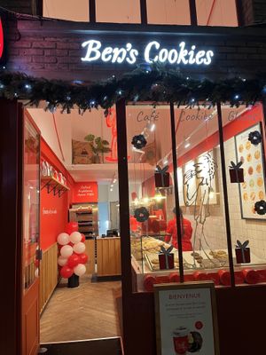 Front  at Ben's Cookies in Lille