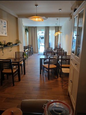 Warm and cozy, plant-based at Chá Mercante in Porto