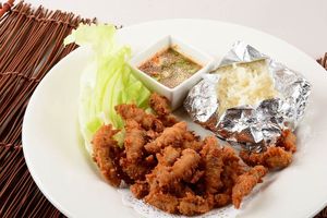 Crispy Chicken with Sticky Rice  at Veggie House in Los Angeles