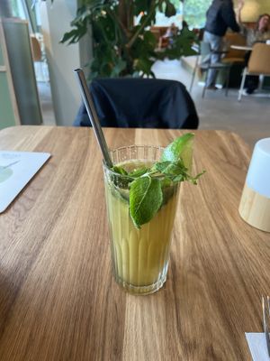 Kombucha with lychee and mint. Quite good, but I prefer the regular lychee kombucha (from Broei Utrecht) at BROEI in Amersfoort