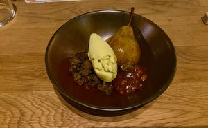 Gestoomde stoofpeer at BROEI in Amersfoort