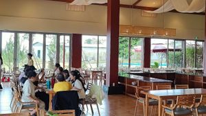 restaurant interior decor at Samten Hills Vegetarian Restaurant in Da Lat