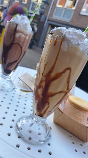 Caramel and chocolate milkshakes  at IJssalon Scoobs & Winstons in Alkmaar