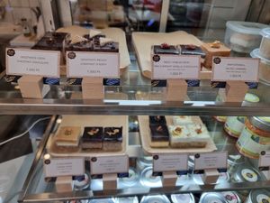 Raw cakes at NaTuri Café & Deli in Budapest