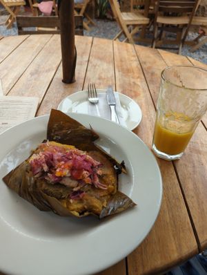Vegan tamale + Mango juice at Mercado Municipal in Villa De Leyva