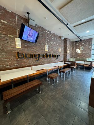 Seating  at Burger Lounge in Santa Monica