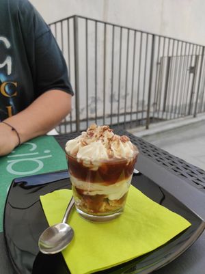 Tiramisù con pera e rum at Cibo in Aosta