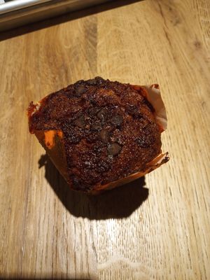 Classic pear chocolate muffin at MAD - Flax & Kale - T1 T4 in Madrid
