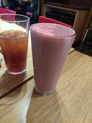 Banana berry smoothie at Veggie Grill by Next Level - Downtown in Seattle