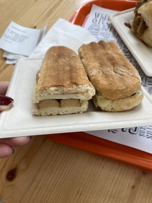 Vegan Cachorro  at Lado B - Mercado Bom Sucesso in Porto