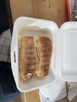 “Chachorro” - “Francesinha” minus the sauce  at Lado B - Mercado Bom Sucesso in Porto