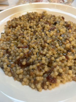 Fregola, cipolle rosse e tartufo   at Serpillo in Bevagna