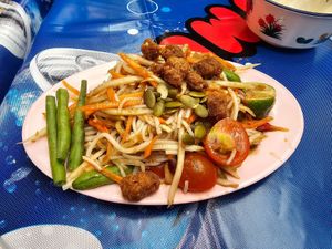 Som tam (papaya salad) at muan in South West London