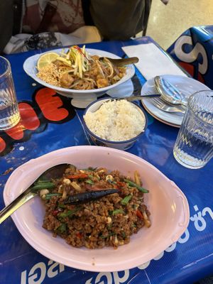 Phad Thai, jasmine rice and mince and Thai basil with veggies😄 at muan in South West London