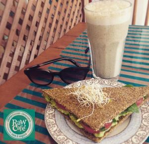 caprese sandwich and banana smoothie at Raw Cafe in Lima