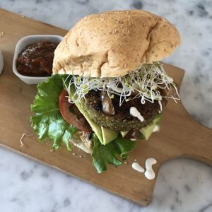 Súper vegan clásica.  at Raw Cafe in Lima