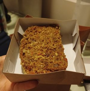Torta de zanahoria at Raw Cafe in Lima