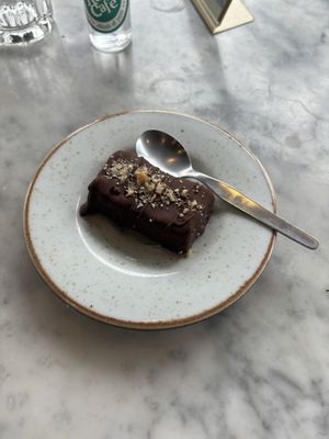 vegan snickers  at Raw Cafe in Lima