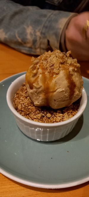 Apple Crumble 🤤 so good! at Raw Cafe in Lima
