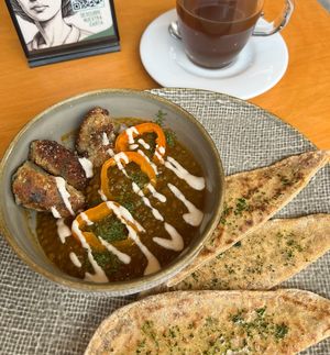 Dahl masala, croquets espectaculares  at Raw Cafe in Lima