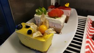 raw cakes at Raw Cafe in Lima