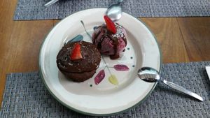 Volcán de chocolate at Raw Cafe in Lima