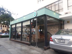 Outside at Raw Cafe in Lima