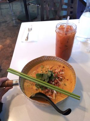 Curry moods at My Vegan Gold in Los Angeles