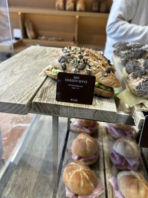 Bio-Erbsenspitz 5,80€  at Joseph Brot - Linz in Linz