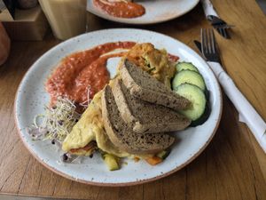 Vegan omelet with added veggies at Sukha Life in Castricum