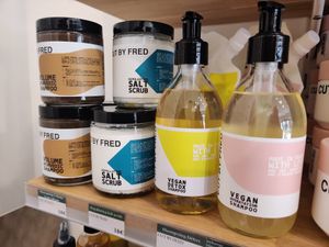 Shampooing vegan at NUOO in Angers