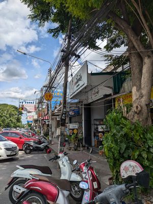 El local desde la calle at Nong Na Vegetarian Somtum in Chiang Mai