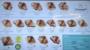Croissant menu  at O Melhor Croissant da Minha Rua   in Evora