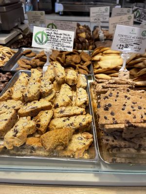 So many choices  at Ceccolinibio in Ravenna