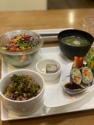 "Trial plate” with raw cake at Natural Food Dining LOHAS in Sapporo