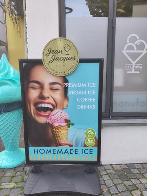 If only they were open! at Jean & Jacques Lindau in Lindau