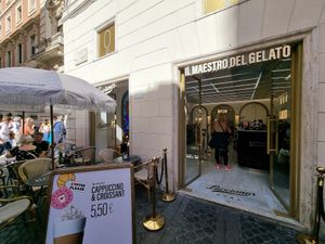 Entrance and some outdoor seating at Lucciano's in Rome