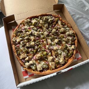 bombay garlic pizza at Pizza Twist in Sanford