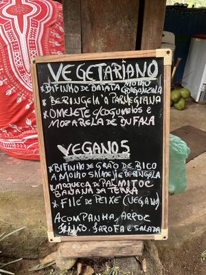 Três opções veganas bem servidas   at Quiosque Tonga da Mironga in Paraty