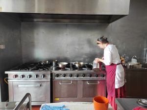 Kitchen at O Oriente no Porto in Porto