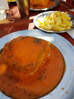 Francesiña sin gluten at O Oriente no Porto in Porto