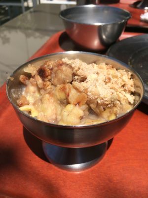 Banana crumble. :-) at O Oriente no Porto in Porto