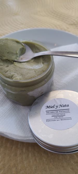 Pistachio vegan ice-cream at Miel y Nata in Mijas