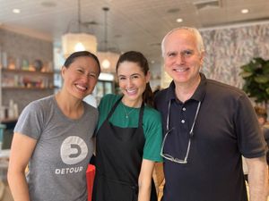 Fellow HC ambassador (taiwanesetexan), me, and Chloe!  at chloe in New York City