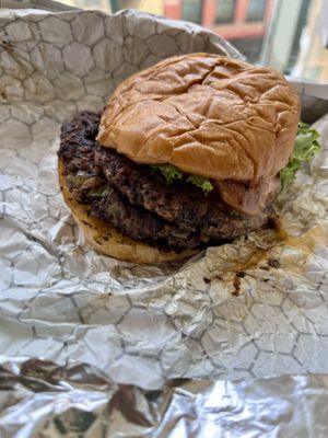 Burger - 4 ⭐️   at chloe in New York City