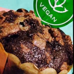 vegan chocolate muffin at Le Crobag - Hauptbahnhof in Berlin