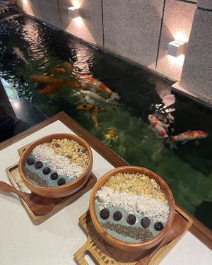 blue spirulina smoothie bowl at iVegan Supershop Nha Trang - Healthy Plant Based Cafe in Nha Trang