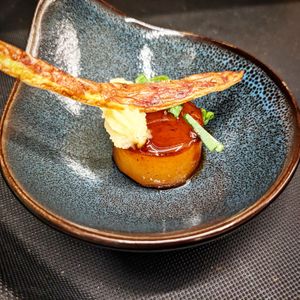 Amuse: Japanese style fondant potato with potato skin chips  (vegan) at Cochon&Carot in Hemiksem