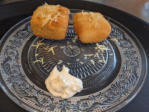 Amuse: cheese croquettes with veganaise (vegan) at Cochon&Carot in Hemiksem